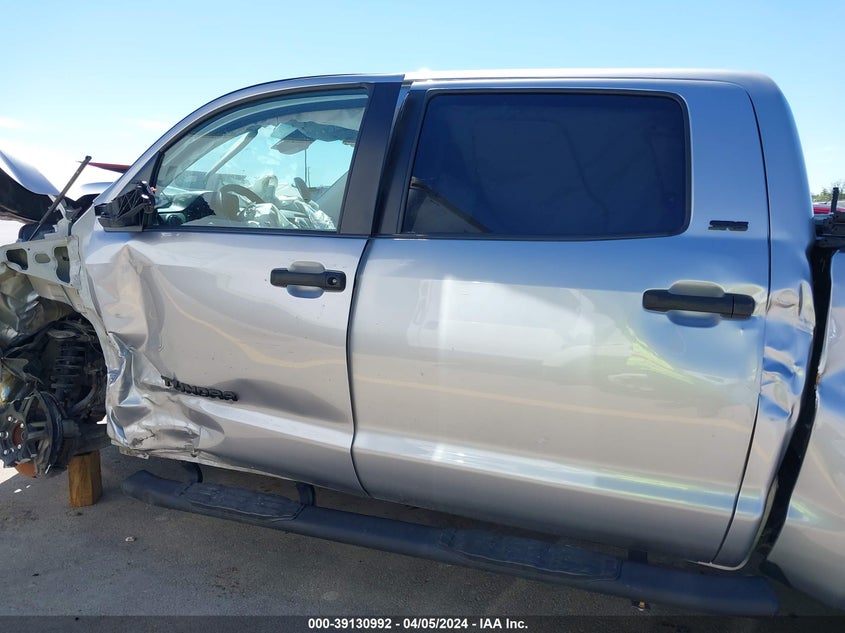 VIN 5TFEM5F15JX128153 2018 TOYOTA TUNDRA CREWMAX SR5