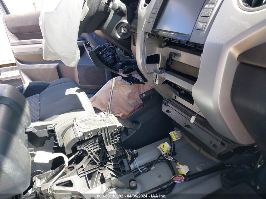 VIN 5TFEM5F15JX128153 2018 TOYOTA TUNDRA CREWMAX SR5