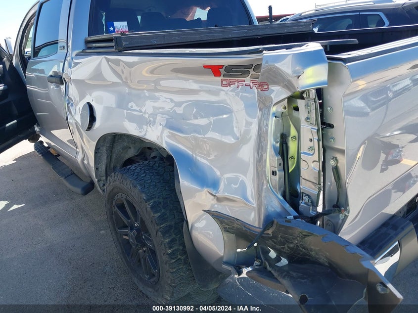 VIN 5TFEM5F15JX128153 2018 TOYOTA TUNDRA CREWMAX SR5