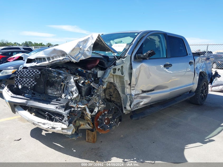 VIN 5TFEM5F15JX128153 2018 TOYOTA TUNDRA CREWMAX SR5