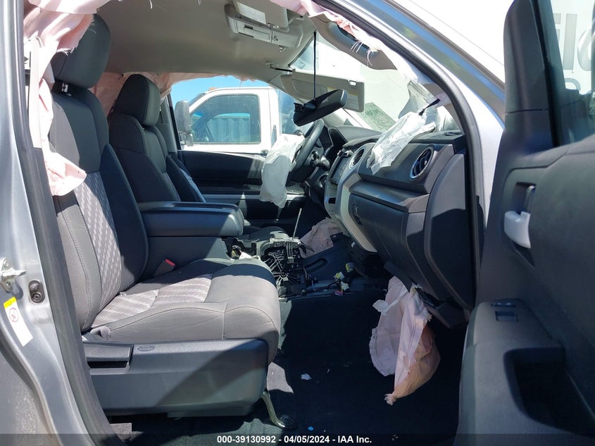VIN 5TFEM5F15JX128153 2018 TOYOTA TUNDRA CREWMAX SR5