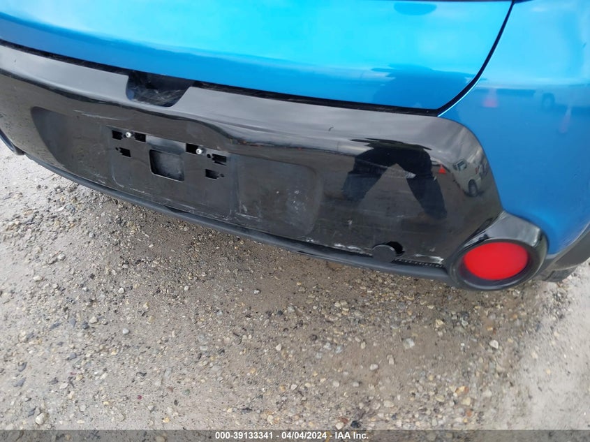 2016 KIA SOUL + - KNDJP3A57G7375185