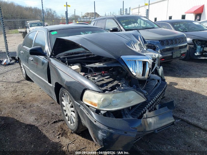 2005 Lincoln Town Car Signature VIN: 1LNHM81W45Y660619 Lot: 39134449