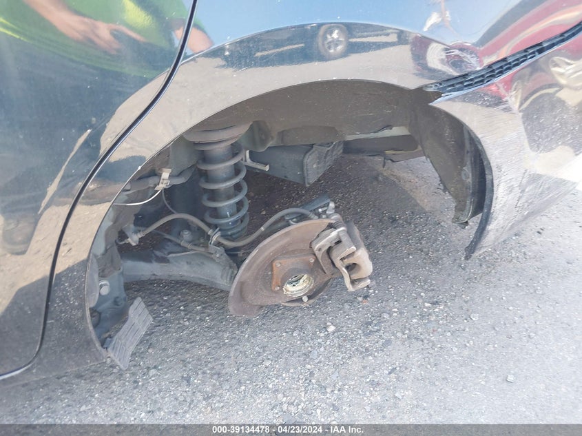 2018 TOYOTA COROLLA L/LE/XLE/SE/XSE - 5YFBURHE8JP792634