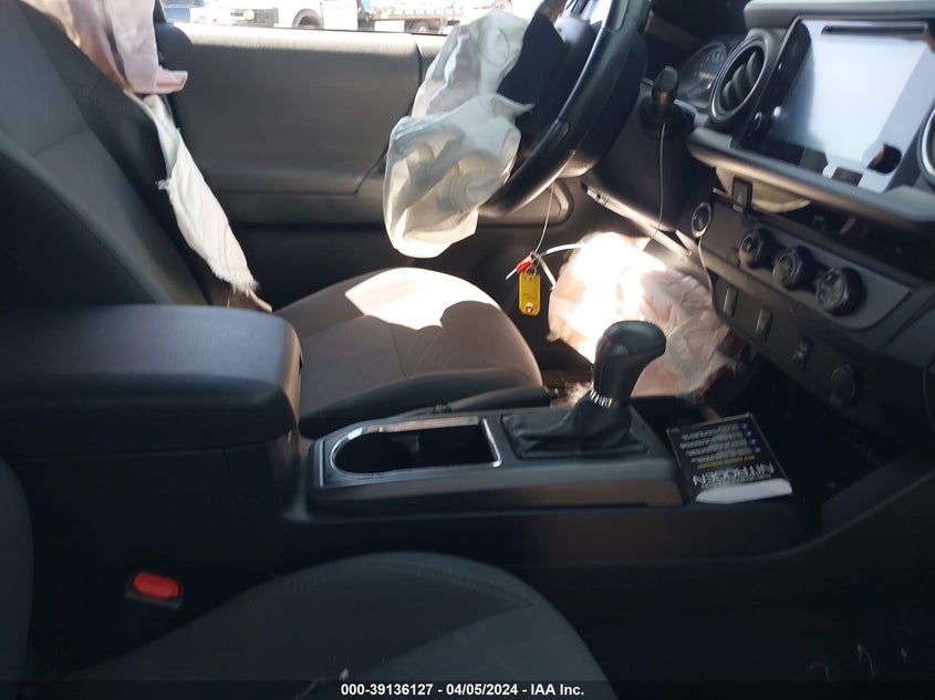 2017 Toyota Tacoma Trd Sport VIN: 5TFAZ5CN5HX048644 Lot: 39136127