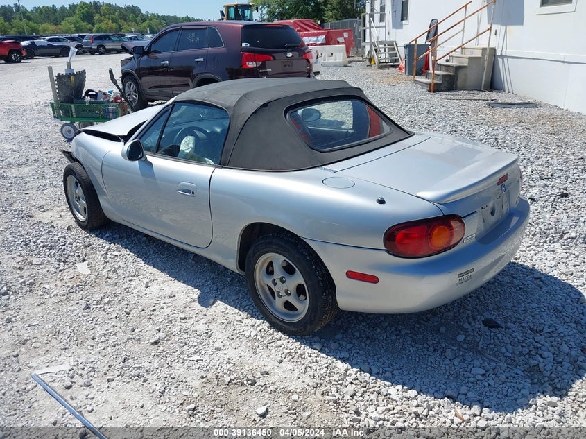 2000 Mazda Mx-5 Miata Ls/Special Edition VIN: JM1NB3531Y0153373 Lot: 39136450
