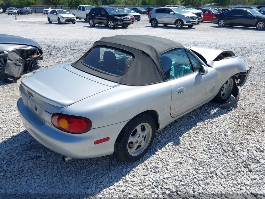 2000 Mazda Mx-5 Miata Ls/Special Edition VIN: JM1NB3531Y0153373 Lot: 39136450