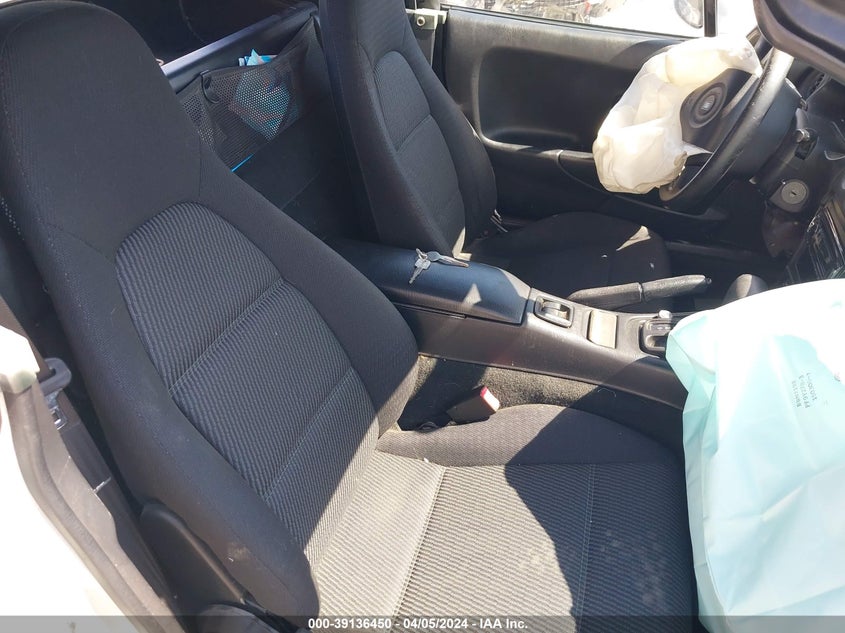 2000 Mazda Mx-5 Miata Ls/Special Edition VIN: JM1NB3531Y0153373 Lot: 39136450