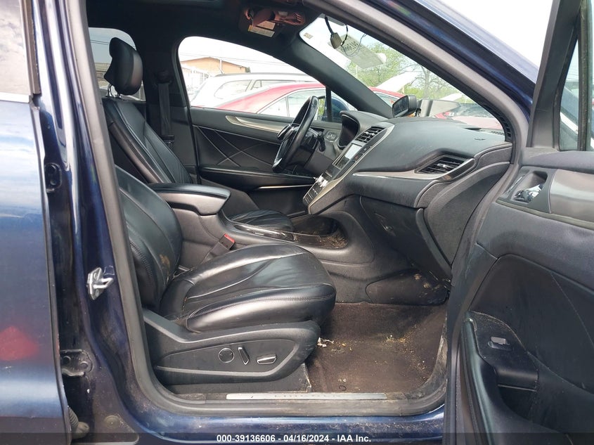 2017 LINCOLN MKC RESERVE - 5LMCJ3D95HUL24241