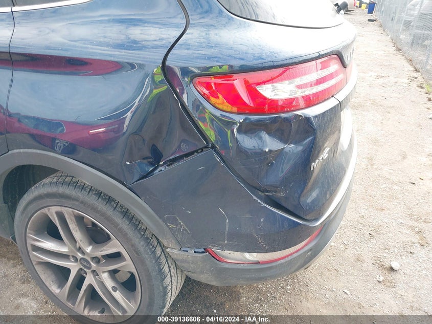 2017 LINCOLN MKC RESERVE - 5LMCJ3D95HUL24241