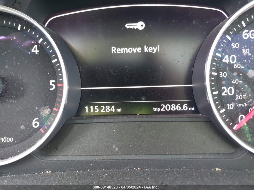 2015 VOLKSWAGEN TOUAREG TDI LUX - WVGEP9BP9FD007994