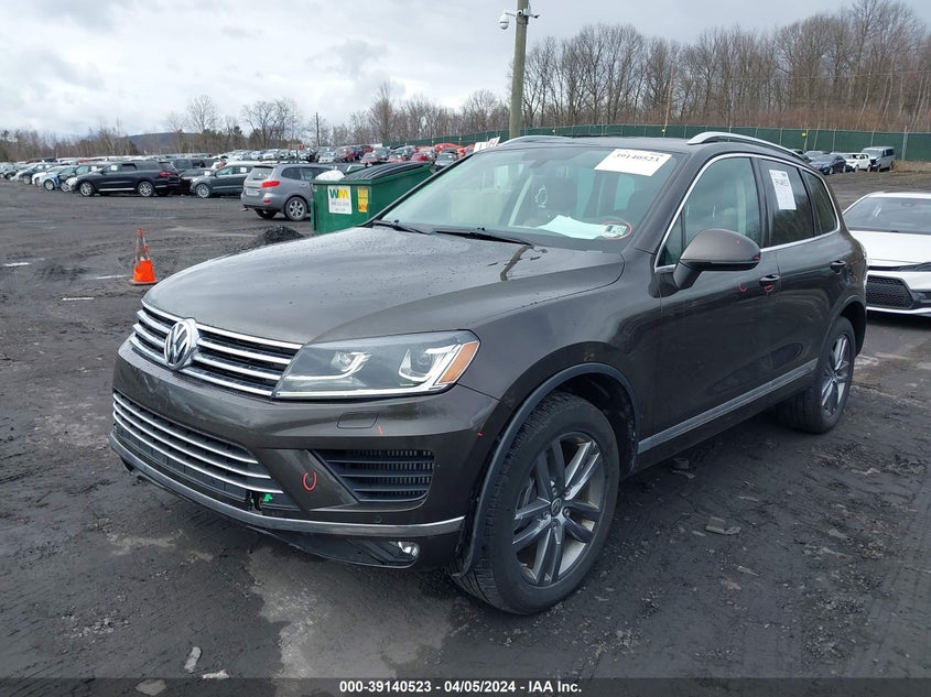 2015 VOLKSWAGEN TOUAREG TDI LUX - WVGEP9BP9FD007994