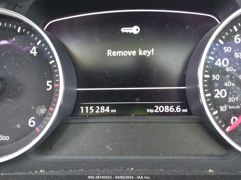 2015 VOLKSWAGEN TOUAREG TDI LUX - WVGEP9BP9FD007994