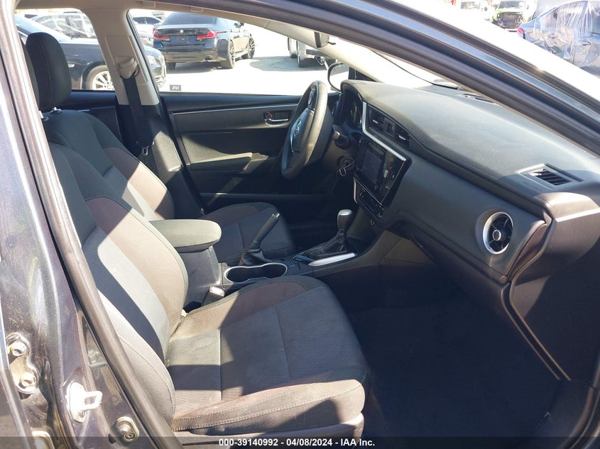 VIN 2T1BURHE2KC161783 2019 TOYOTA COROLLA LE