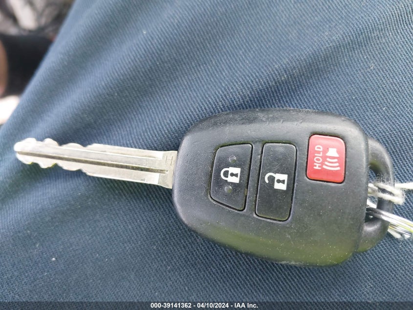 2015 TOYOTA RAV4 LE - 2T3BFREV3FW408626