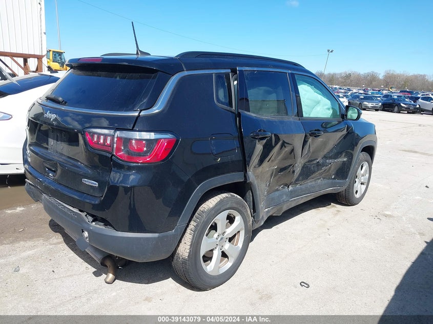 VIN 3C4NJDBB1JT401246 2018 JEEP COMPASS LATITUDE 4X4