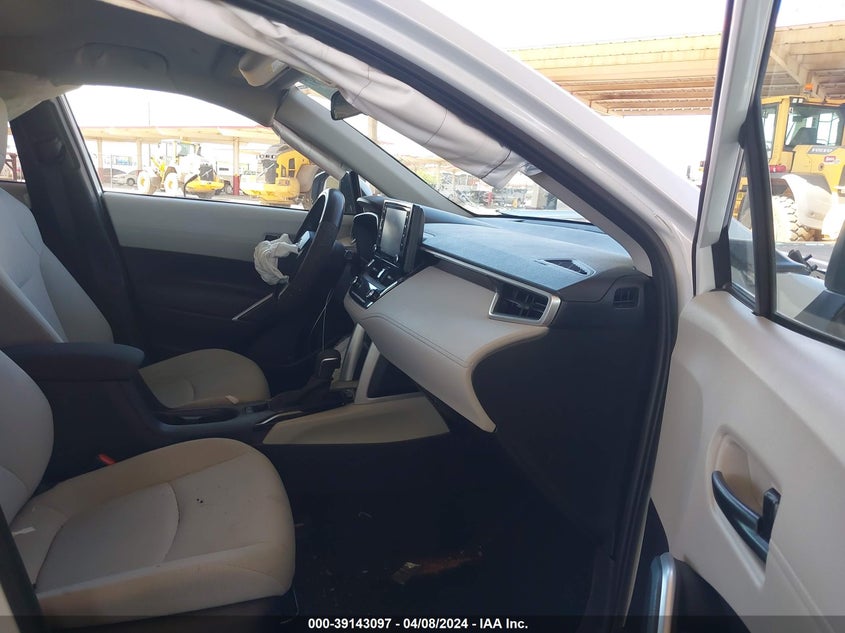 2022 Toyota Corolla Cross Le VIN: 7MUCAAAG4NV010908 Lot: 39143097