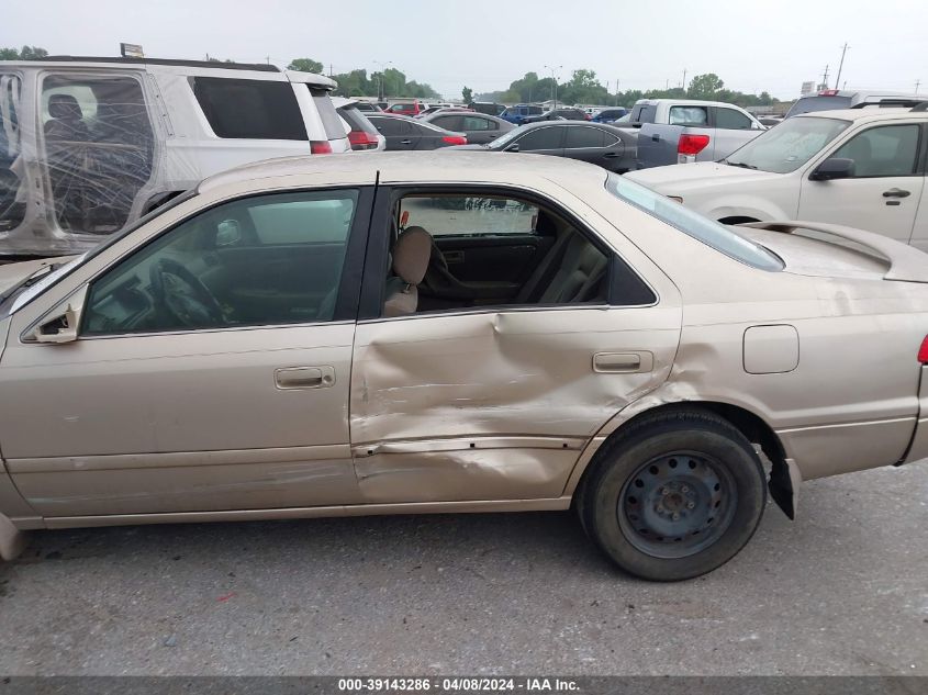 2001 Toyota Camry Le VIN: JT2BG22K910543579 Lot: 39143286