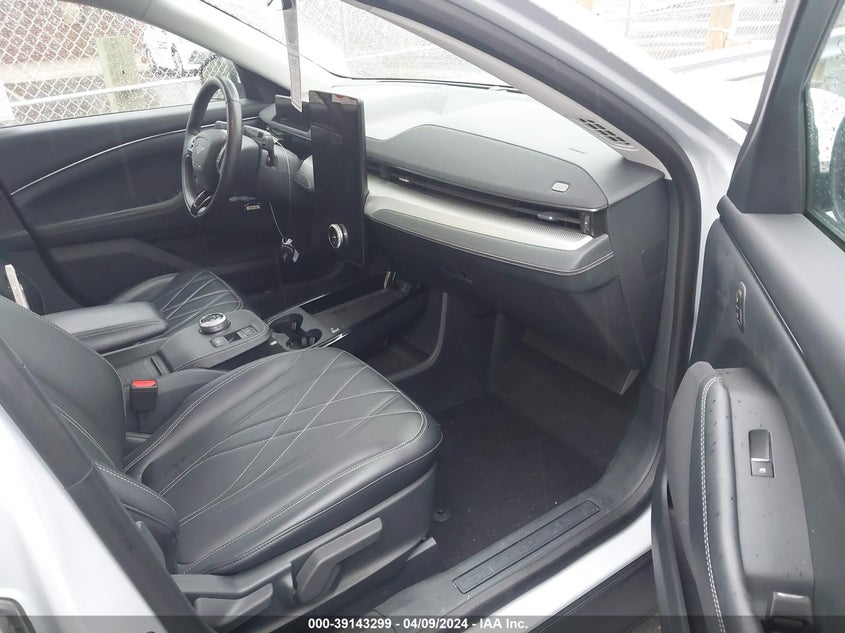 2021 Ford Mustang Mach-E Select VIN: 3FMTK1SS9MMA61146 Lot: 39143299