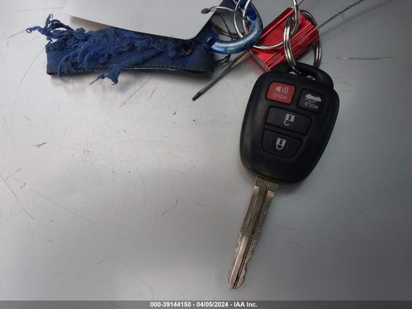 2019 TOYOTA COROLLA LE - 2T1BURHE7KC211836