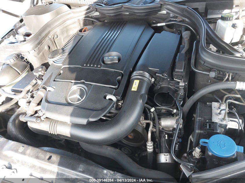 2013 MERCEDES-BENZ C 250 LUXURY/SPORT - WDDGF4HB7DR258078