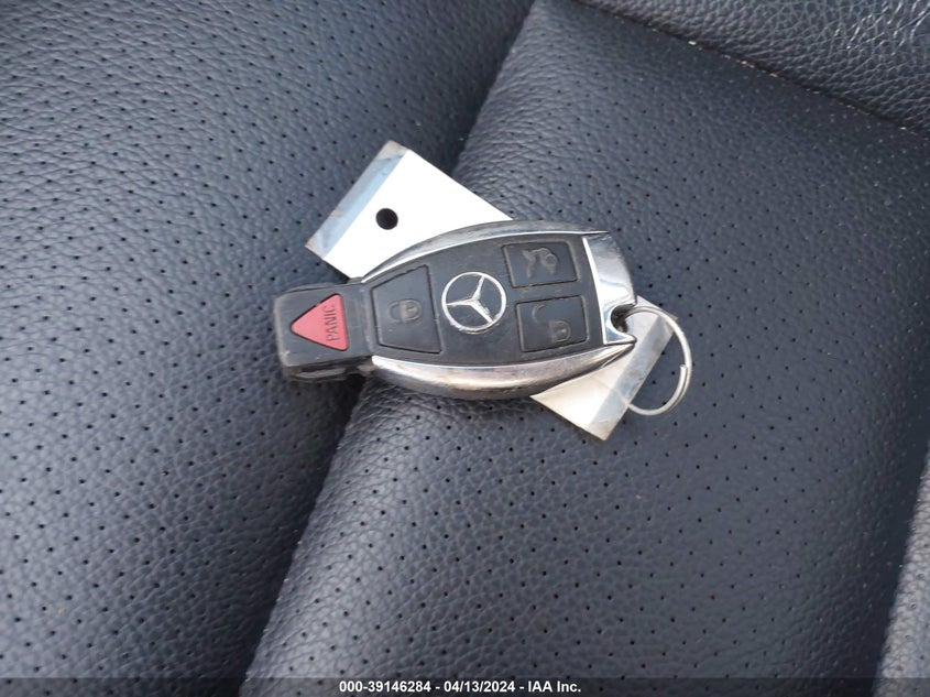 2013 MERCEDES-BENZ C 250 LUXURY/SPORT - WDDGF4HB7DR258078