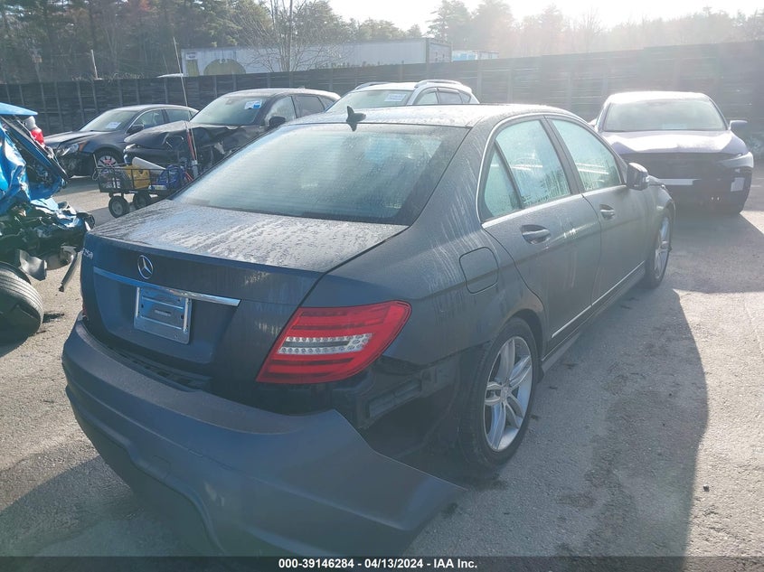 2013 MERCEDES-BENZ C 250 LUXURY/SPORT - WDDGF4HB7DR258078