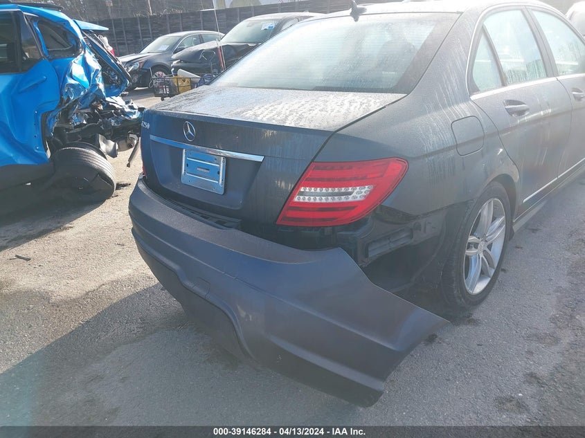 2013 MERCEDES-BENZ C 250 LUXURY/SPORT - WDDGF4HB7DR258078