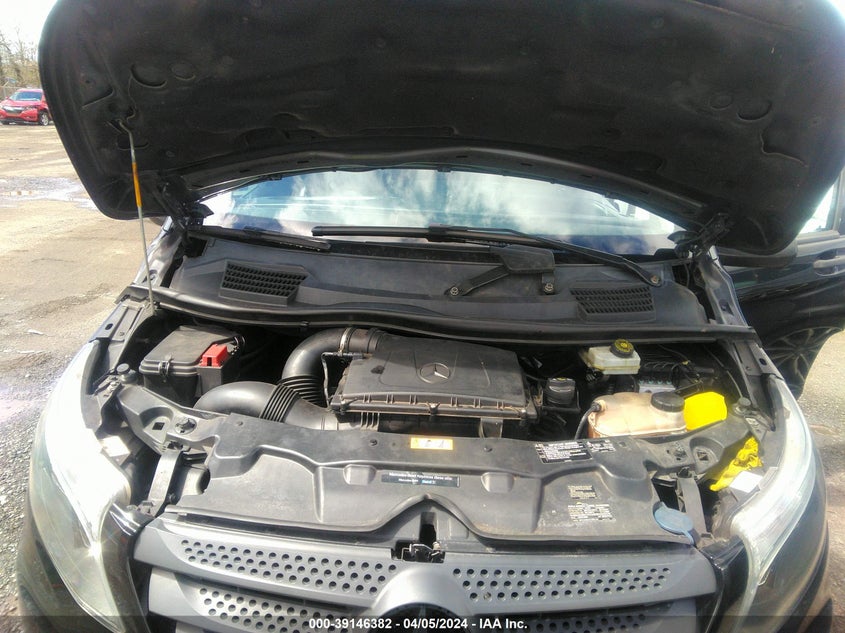 VIN WD4PG2EE5J3405240 2018 MERCEDES-BENZ METRIS
