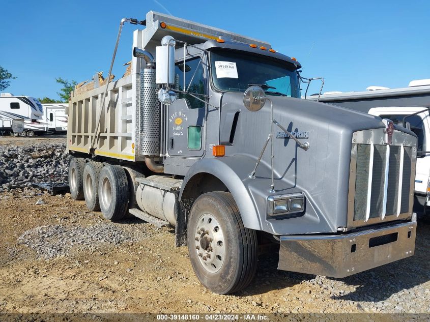 2004 Kenworth Construction T800 VIN: 1NKDXUEX64J071678 Lot: 39148160