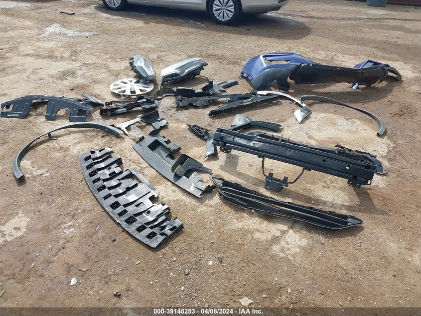 2017 NISSAN ROGUE S - KNMAT2MT0HP608048