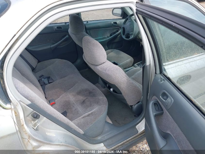 1998 Honda Civic Lx VIN: 1HGEJ6673WL015501 Lot: 39151185