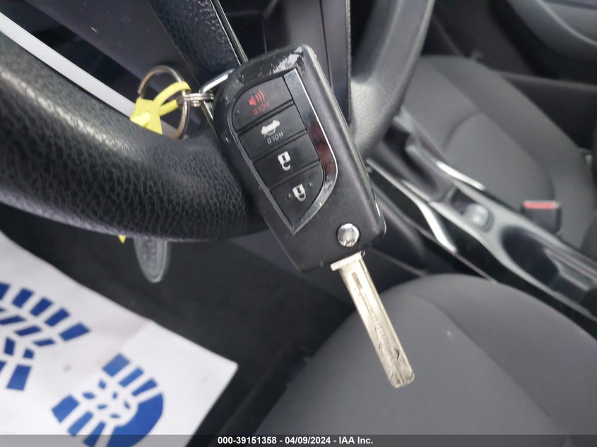 2021 TOYOTA COROLLA LE - JTDEPMAE2MJ119056