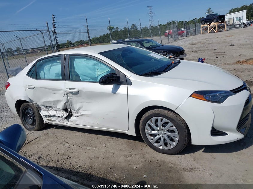2018 TOYOTA COROLLA LE - 5YFBURHE3JP842940