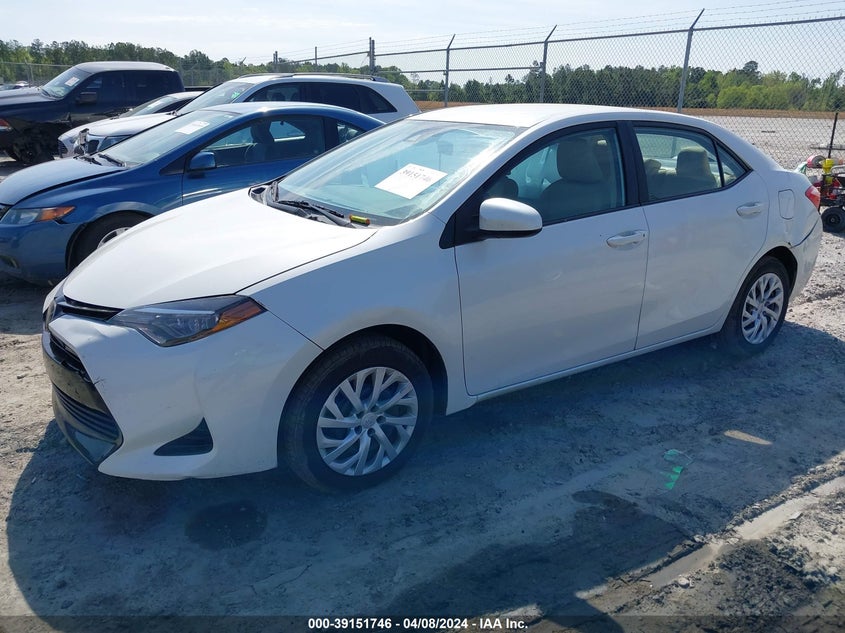 2018 TOYOTA COROLLA LE - 5YFBURHE3JP842940