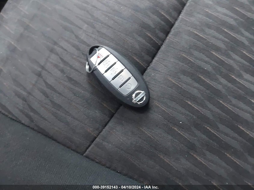 2019 NISSAN ROGUE SV - 5N1AT2MVXKC772077