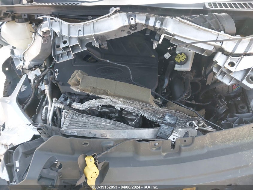 VIN 1FMCU0GD7KUA07206 2019 FORD ESCAPE SE