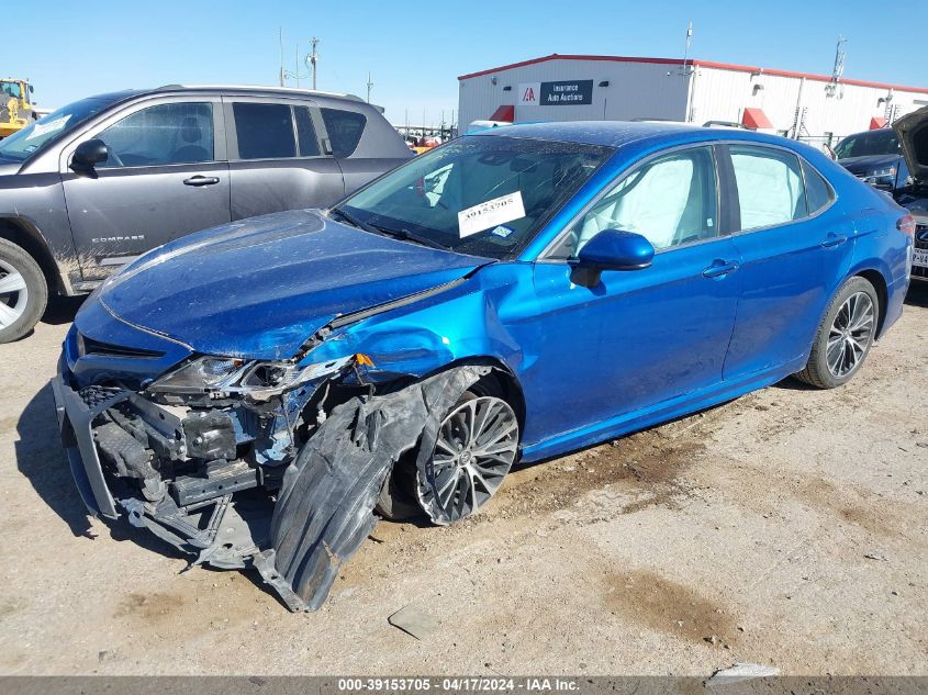 4T1B11HK0JU090385 2018 TOYOTA CAMRY - Image 2