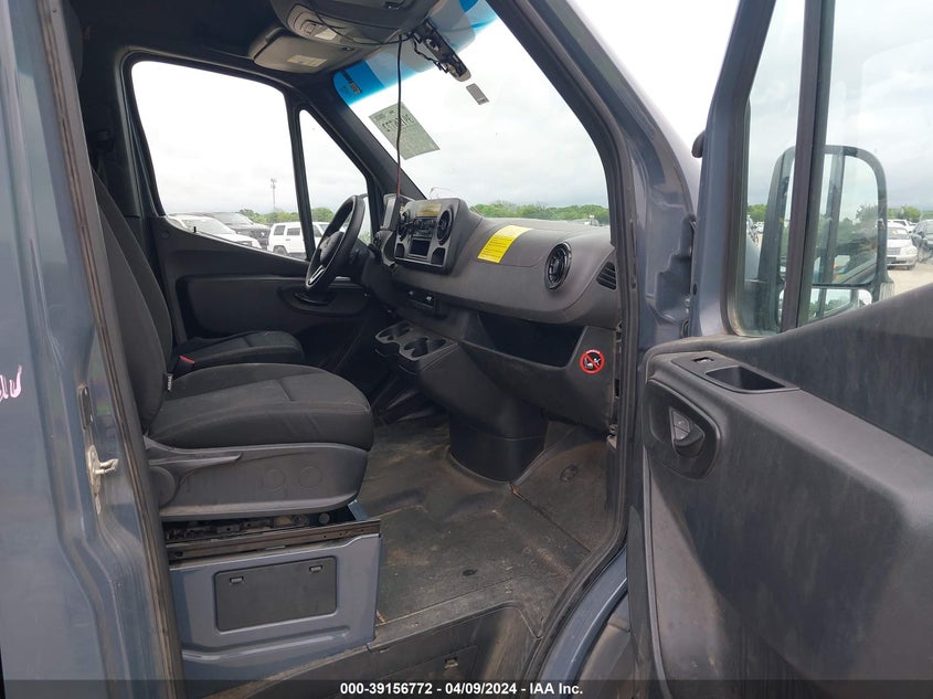 2019 MERCEDES-BENZ SPRINTER 2500 HIGH ROOF V6 - WD4PF1CD0KP147386