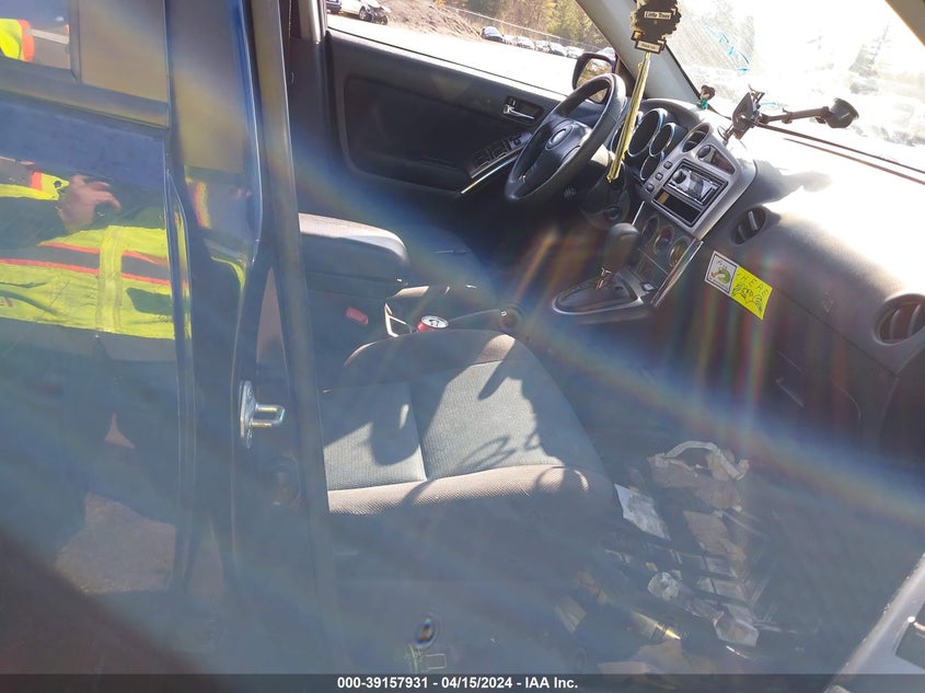 2005 Toyota Matrix Xr VIN: 2T1KR32EX5C392121 Lot: 39157931