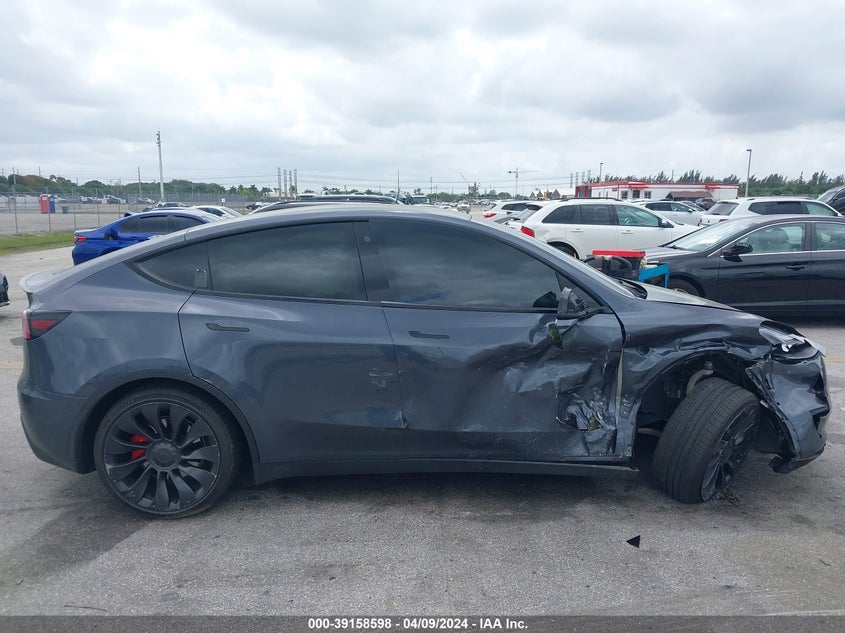 VIN 7SAYGDEF0NF437141 2022 TESLA MODEL Y