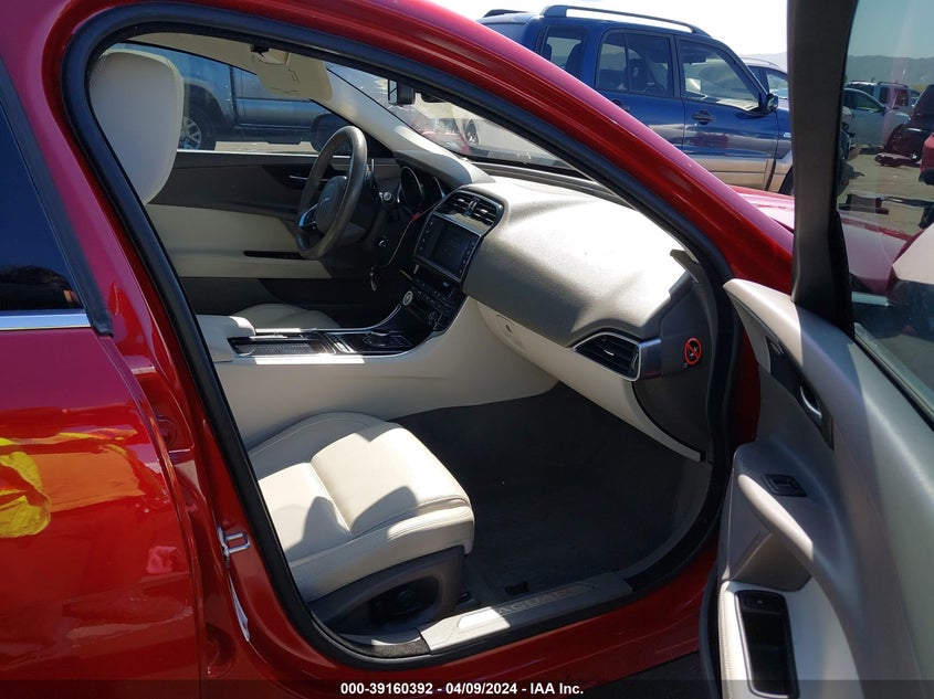 VIN SAJAE4FX1JCP20913 2018 JAGUAR XE 25T PRESTIGE