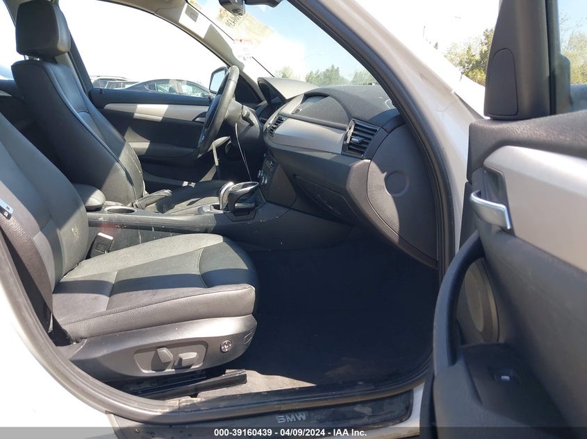 2015 BMW X1 Sdrive28I VIN: WBAVM1C52FV315656 Lot: 39160439