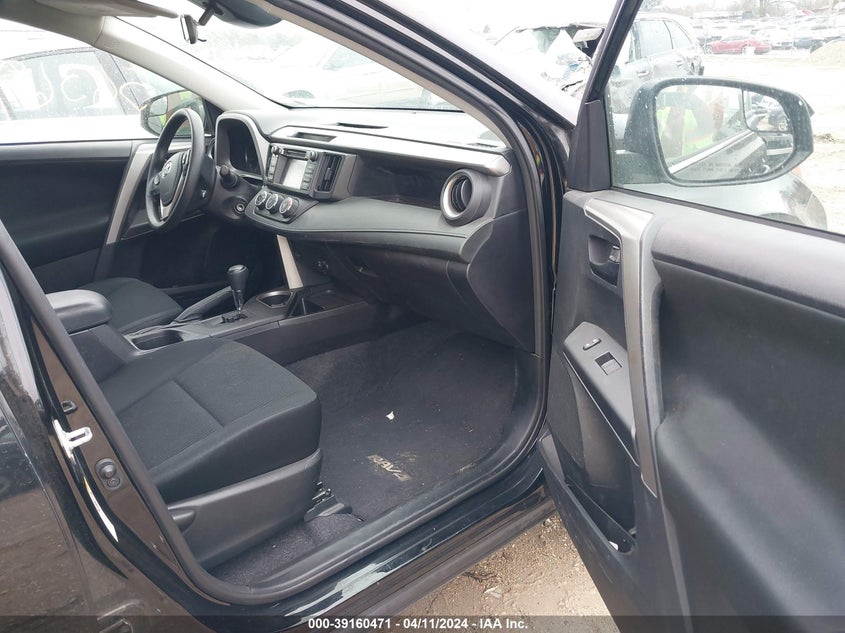 VIN 2T3BFREVXHW563693 2017 TOYOTA RAV4 LE