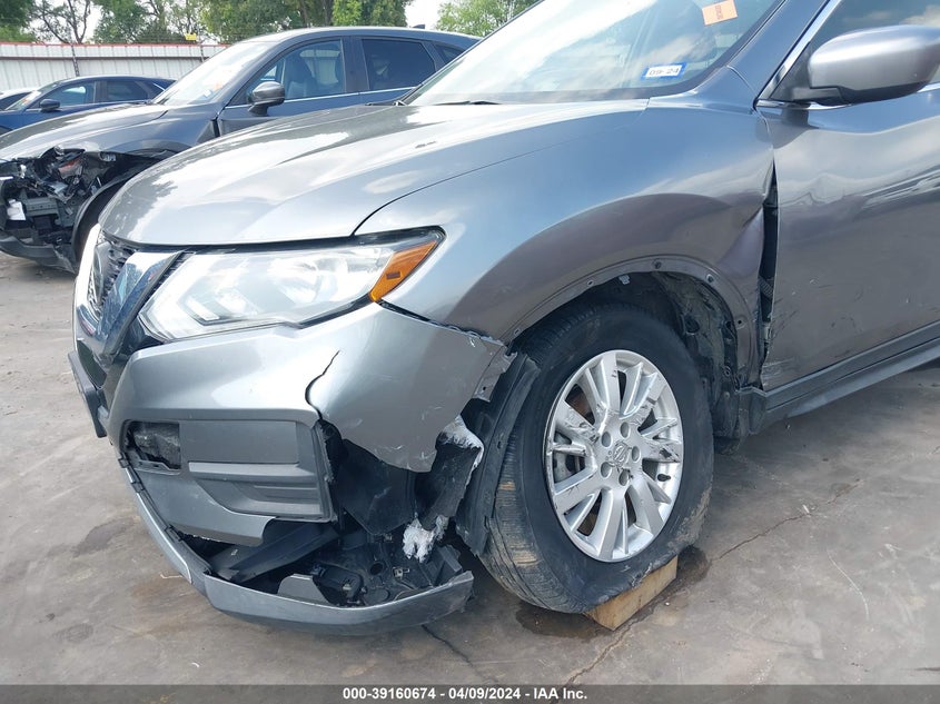 VIN KNMAT2MT4JP610990 2018 NISSAN ROGUE S