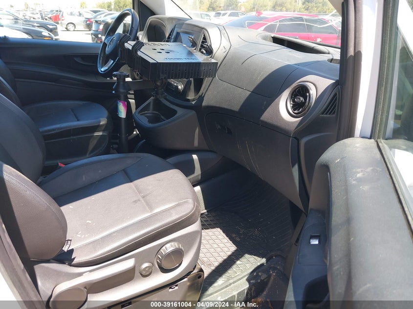 2021 MERCEDES-BENZ METRIS - W1YV0CEY2M3906849