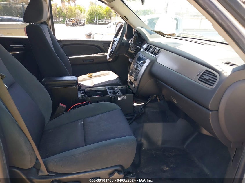 2009 CHEVROLET TAHOE VIN: 1GNEC03049R253296