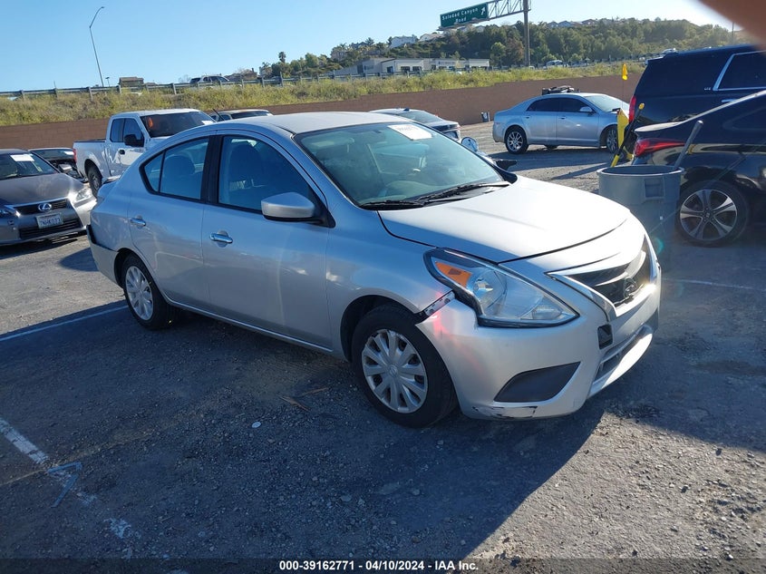 NISSAN VERSA 2017