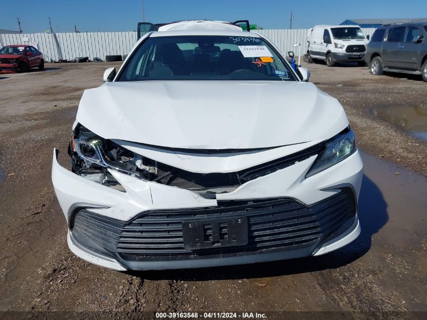 4T1C11AK6NU639074 2022 Toyota Camry Le