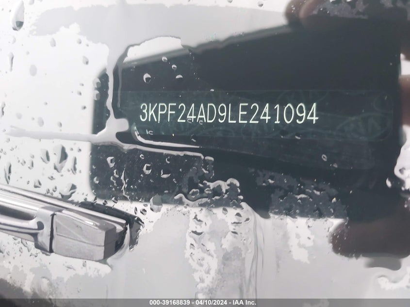 VIN 3KPF24AD9LE241094 2020 KIA FORTE LXS
